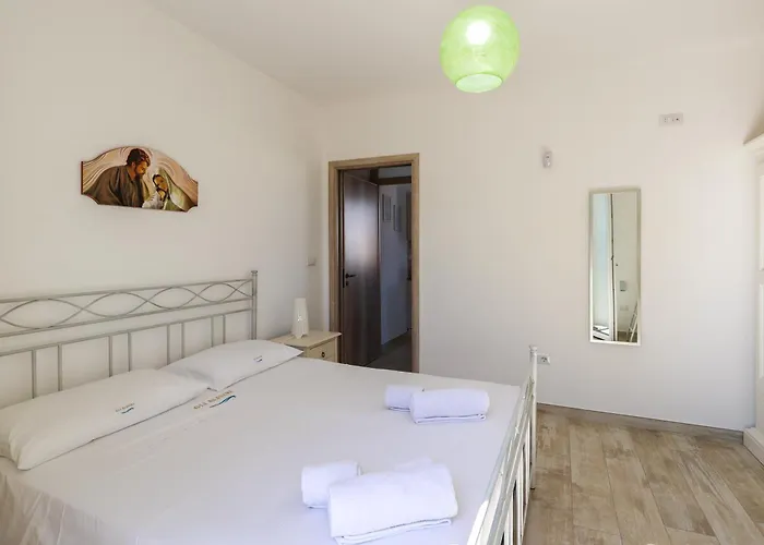 Gli Alfieri A Posto Vecchio 3* 마리나 디 페스콜루스