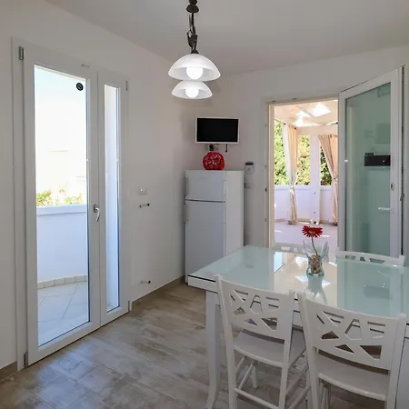 بيت ضيافة Gli Alfieri A Posto Vecchio مارينا دي بيسكولوس