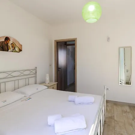 Gli Alfieri A Posto Vecchio 3* مارينا دي بيسكولوس