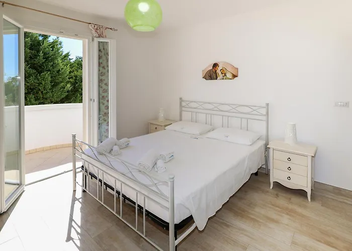 게스트하우스 Gli Alfieri A Posto Vecchio 3*